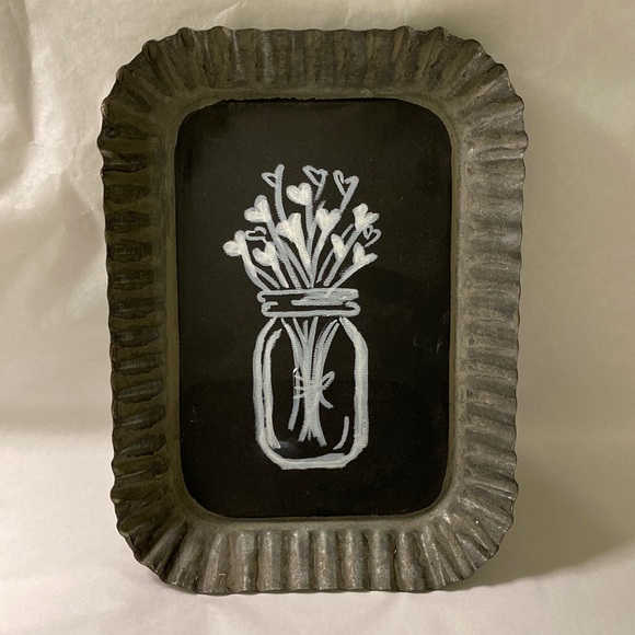 Rippled metal tin chalkboard sign with floral vase art - Picture 1 of 5
